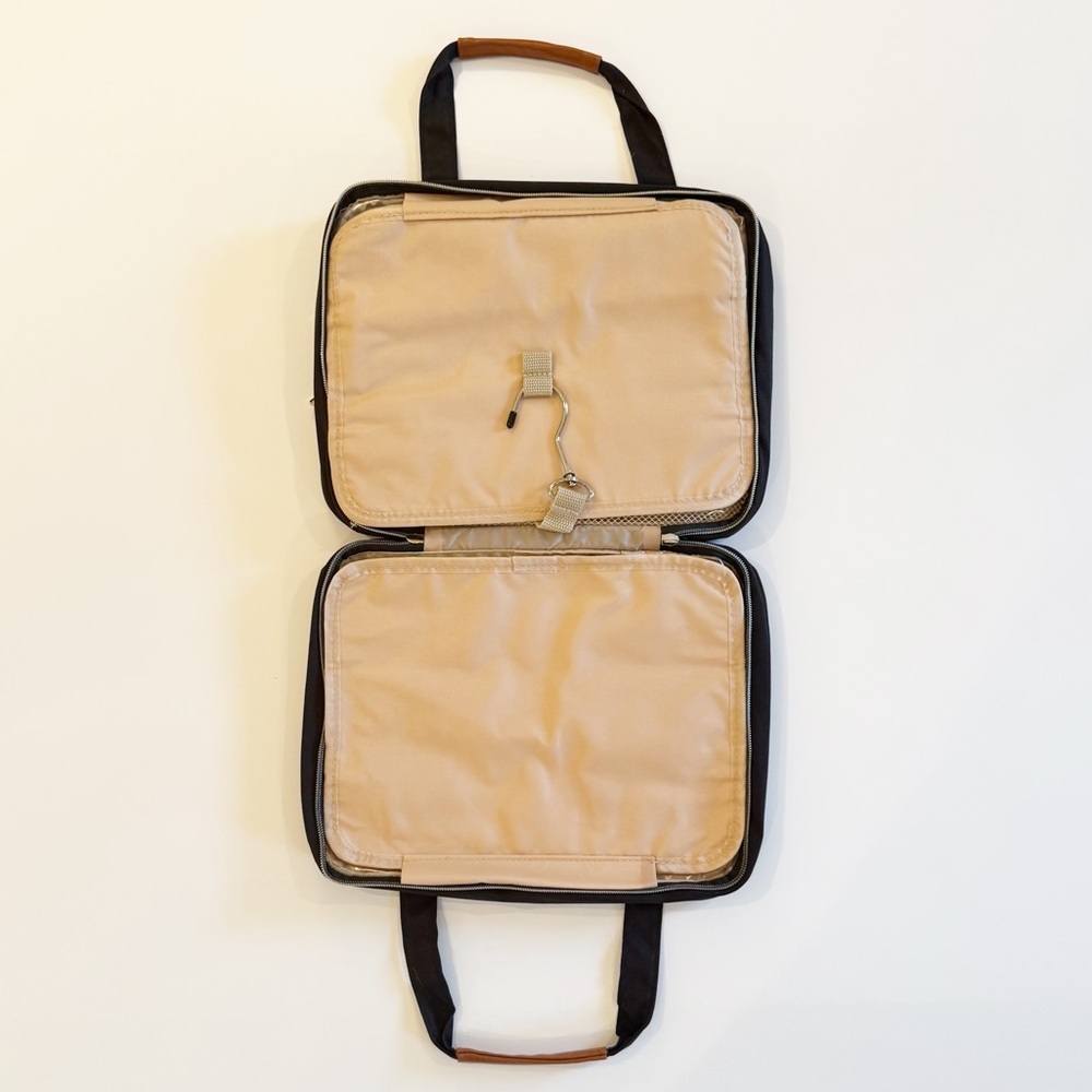 NWT Wedama Large Quilted Toiletry + Jewelry Organizer Travel Bag - Picture 6 of 14